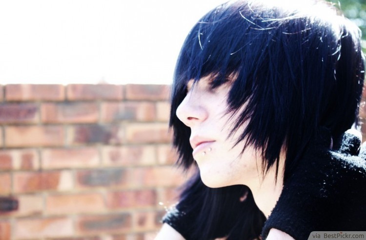 Straight Dark Emo Haircut ❥❥❥ http://bestpickr.com/short-emo-hairstyles-for-guys