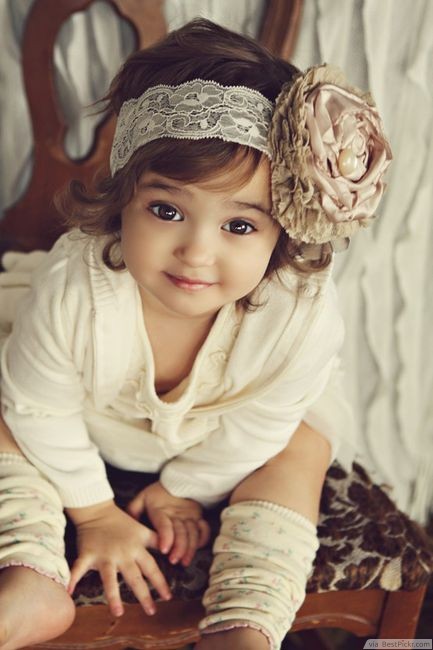 Beautiful-Baby-Girl-in-Vintage-Outfit