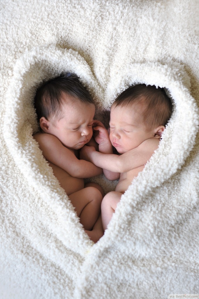 Sleeping Cute Twin Babies Wrapped In A Heart Blanket ❥❥❥ http://bestpickr.com/cute-baby-girls-boys-photos
